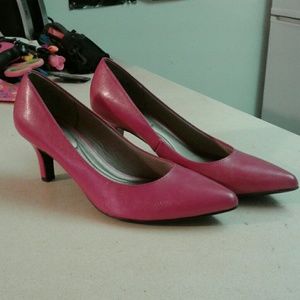 Life Stride pink heels pumps shoes